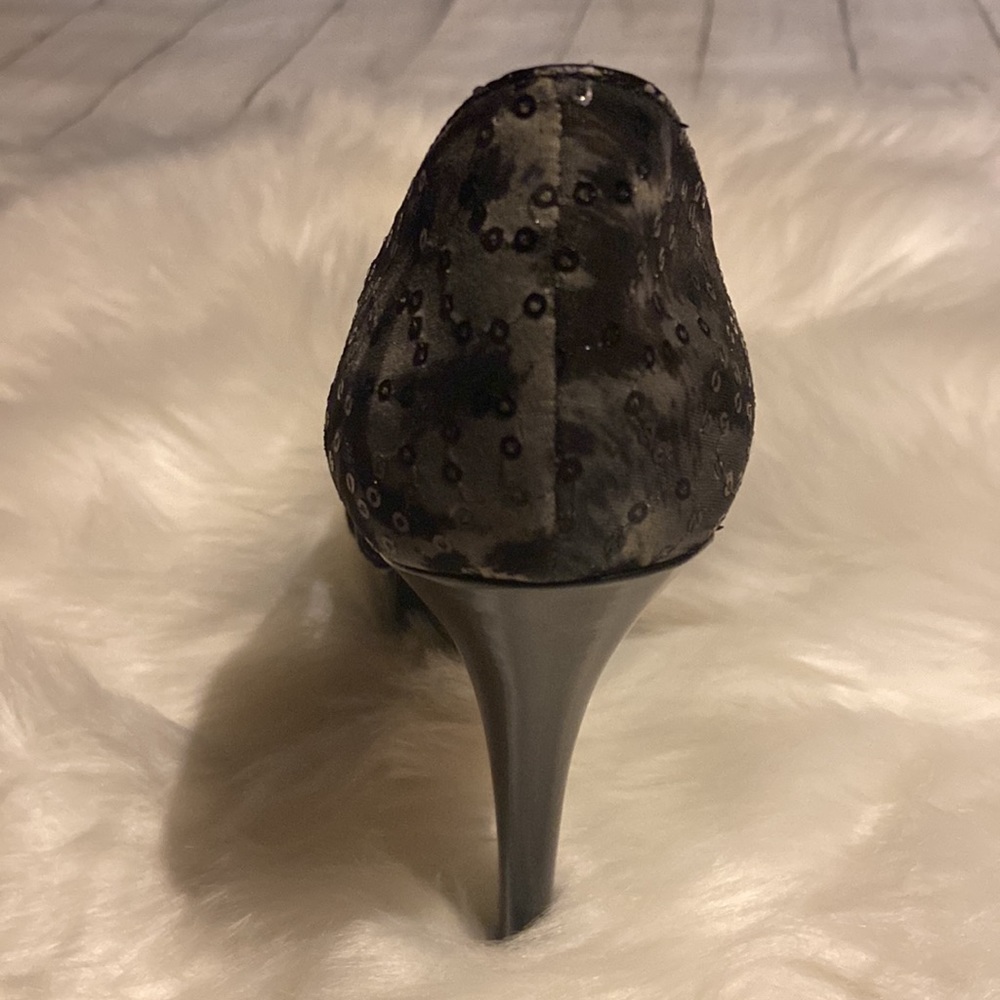 Guess‎ High Heal shoes - Picture 8 of 12